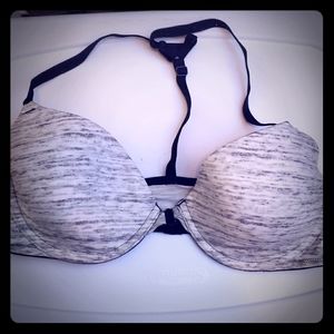 NWOT Victoria's Secret Bra 34D